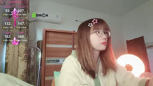 Snapshot of Lili_666 chatting on February 2, 11:48 pm Lili 666 online show from February 2, 11:48 pm