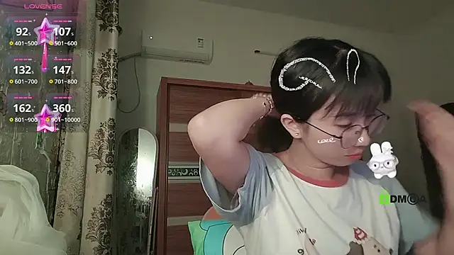 Snapshot of Lili_666 chatting on October 31, 4:47 pm Lili 666 online show from October 31, 4:47 pm