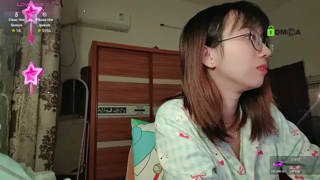 Snapshot of Lili_666 chatting on November 16, 5:06 pm Lili 666 online show from November 16, 5:06 pm