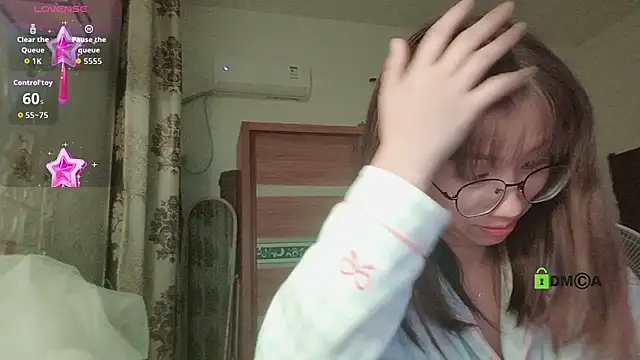 Snapshot of Lili_666 chatting on February 5, 5:42 pm Lili 666 online show from February 5, 5:42 pm