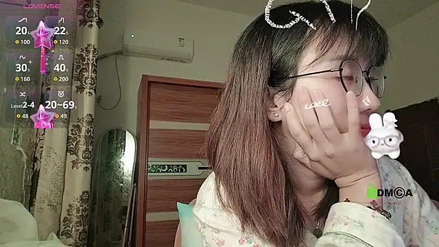 Snapshot of Lili_666 chatting on November 4, 4:22 pm Lili 666 online show from November 4, 4:22 pm