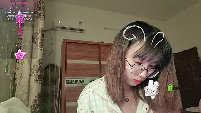 Snapshot of Lili_666 chatting on November 11, 4:24 pm Lili 666 online show from November 11, 4:24 pm