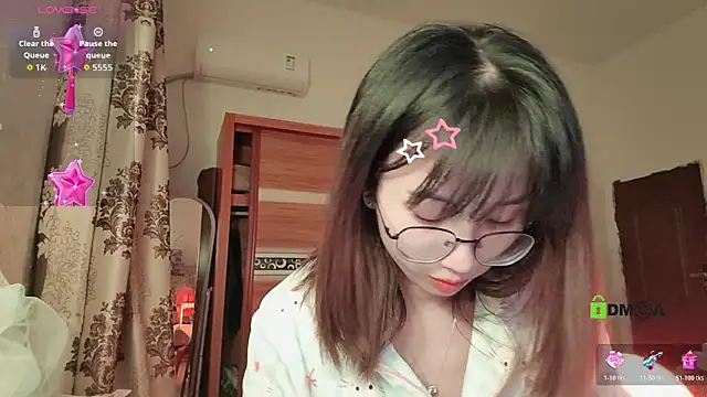 Snapshot of Lili_666 chatting on November 23, 5:12 pm Lili 666 online show from November 23, 5:12 pm