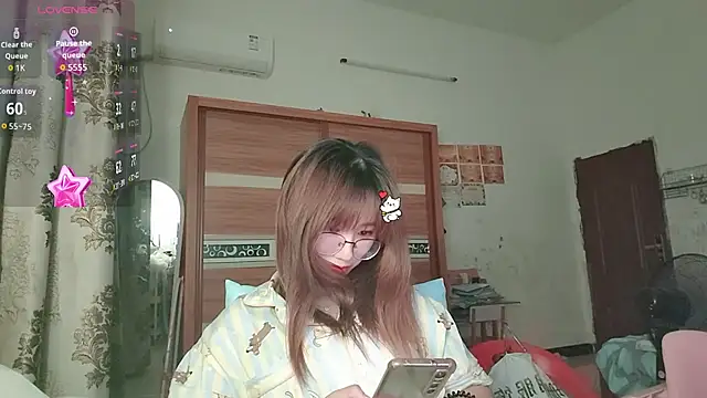 Lili 666 online show from May 26, 4:27 pm