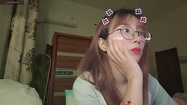 Lili 666 online show from May 19, 4:14 pm