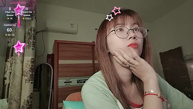 Lili 666 online show from April 15, 6:56 pm