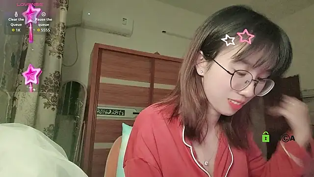 Snapshot of Lili_666 chatting on November 14, 4:32 pm Lili 666 online show from November 14, 4:32 pm