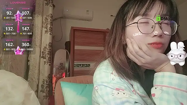 Snapshot of Lili_666 chatting on November 25, 5:46 pm Lili 666 online show from November 25, 5:46 pm