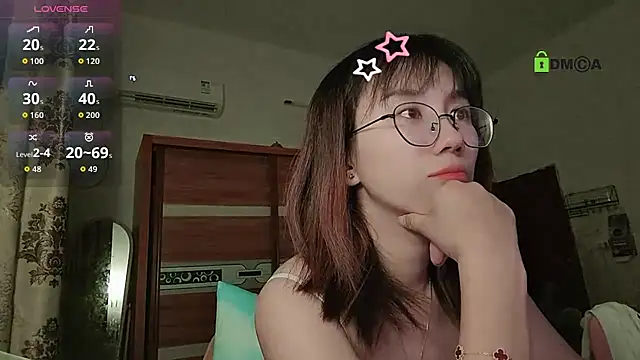 Snapshot of Lili_666 chatting on October 16, 5:21 pm Lili 666 online show from October 16, 5:21 pm