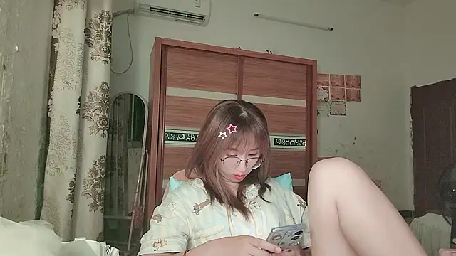 Snapshot of Lili_666 chatting on July 12, 5:03 pm Lili 666 online show from July 12, 5:03 pm