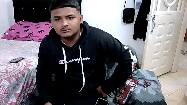 Snapshot of Boycuriousxxx chatting on February 12, 12:05 pm Boycuriousxxx online show from February 12, 12:05 pm