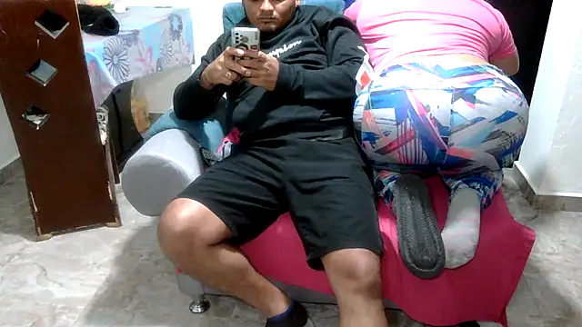 Snapshot of Boycuriousxxx chatting on June 9, 10:33 pm Boycuriousxxx online show from June 9, 10:33 pm