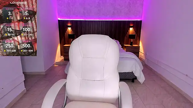 Snapshot of karlaa_james chatting on November 24, 10:59 am karlaa james online show from November 24, 10:59 am