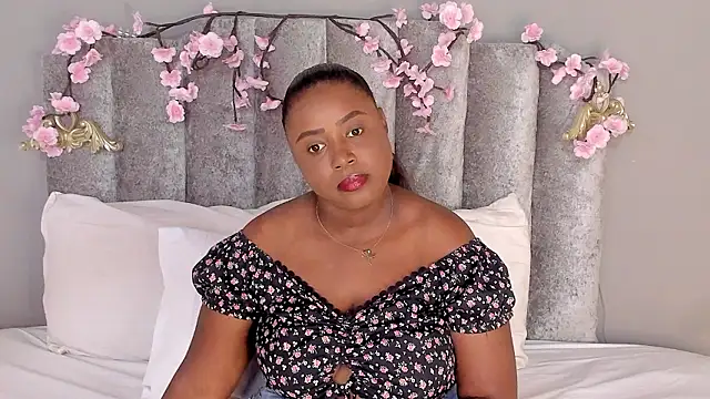 Chleo   online show from March 9, 1:25 pm