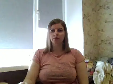 Snapshot of LateKot32 chatting on February 24, 6:27 am LateKot32 online show from February 24, 6:27 am