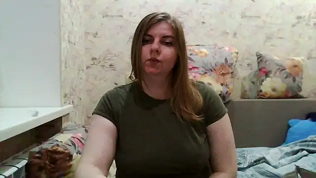 Snapshot of LateKot32 chatting on October 12, 3:24 pm LateKot32 online show from October 12, 3:24 pm