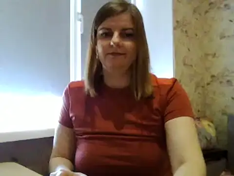 Snapshot of LateKot32 chatting on February 19, 11:28 am LateKot32 online show from February 19, 11:28 am