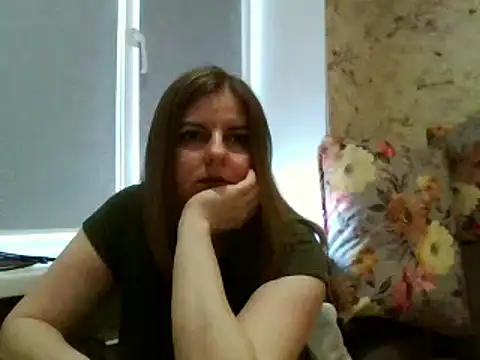 Snapshot of LateKot32 chatting on February 14, 10:49 am LateKot32 online show from February 14, 10:49 am