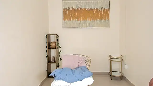 Charlothe capell online show from February 25, 8:08 pm