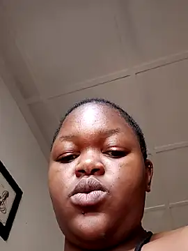 Snapshot of Sexymamibo chatting on March 22, 9:45 am Sexymamibo online show from March 22, 9:45 am