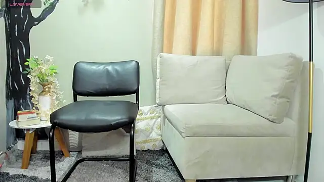 Miranda doll  online show from November 12, 12:20 pm