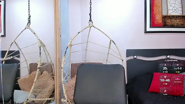 Snapshot of Miranda_doll_ chatting on April 20, 12:08 pm Miranda doll online show from April 20, 12:08 pm