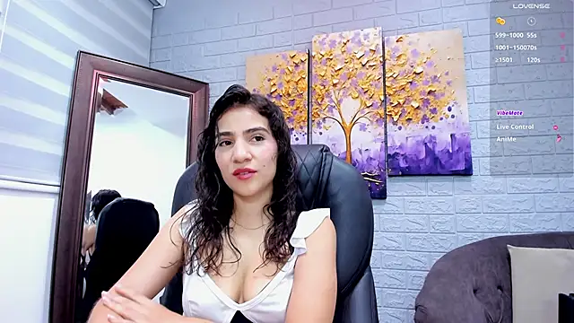 Snapshot of Miranda_doll_ chatting on May 15, 12:14 pm Miranda doll online show from May 15, 12:14 pm