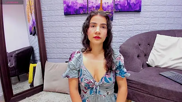 Snapshot of Miranda_doll_ chatting on May 4, 11:46 am Miranda doll online show from May 4, 11:46 am