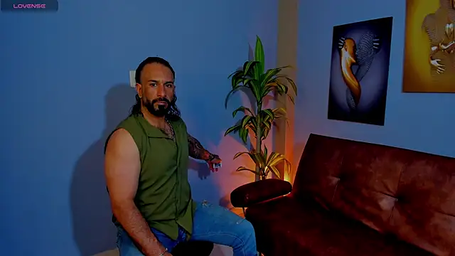 mr maik online show from November 9, 5:50 pm