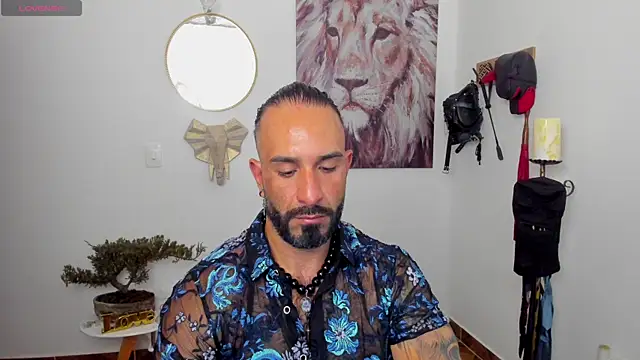 Snapshot of mr_maik chatting on January 18, 8:09 pm mr maik online show from January 18, 8:09 pm
