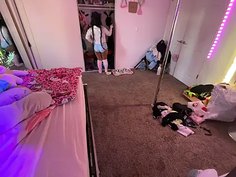 Onlypawzz online show from February 25, 3:01 pm