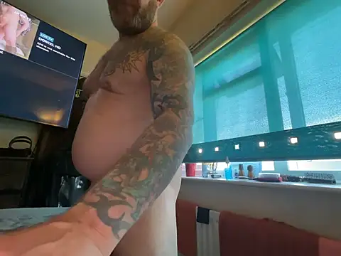Tattooednakedguy online show from April 7, 3:14 pm