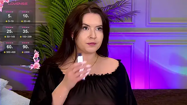 TrishaWinslet online show from March 15, 4:02 am