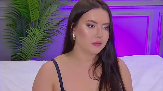 TrishaWinslet online show from October 12, 6:04 am