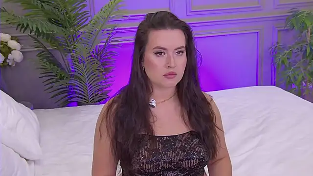 TrishaWinslet online show from November 14, 6:28 am