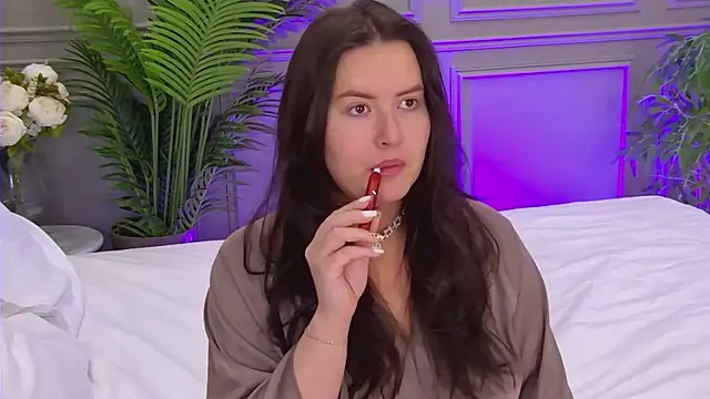 TrishaWinslet online show from October 6, 5:41 am