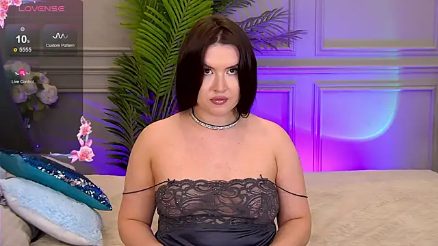 TrishaWinslet online show from March 16, 7:37 am