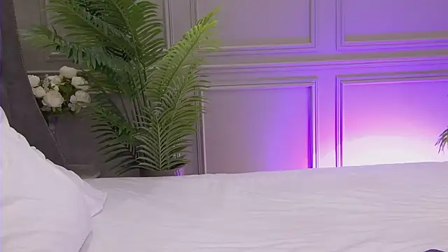 TrishaWinslet online show from November 23, 5:06 am