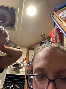 ILUV2TUCHMYKITTY online show from December 5, 3:27 am