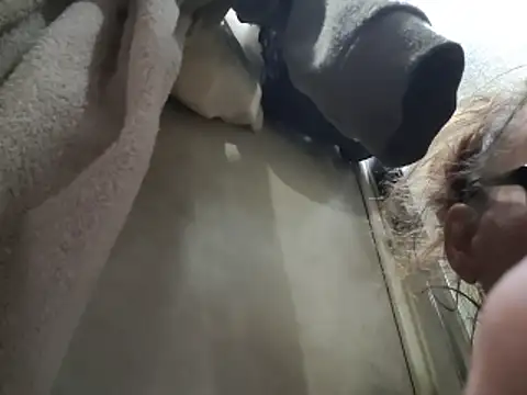 ILUV2TUCHMYKITTY online show from January 15, 11:02 am