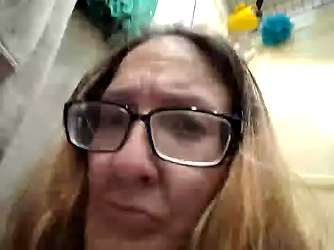 Snapshot of ILUV2TUCHMYKITTY chatting on September 15, 1:33 pm ILUV2TUCHMYKITTY online show from September 15, 1:33 pm