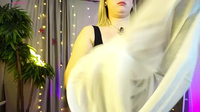 JessRosen online show from January 16, 3:54 am