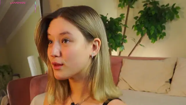 Snapshot of JessRosen chatting on February 26, 3:39 am JessRosen online show from February 26, 3:39 am