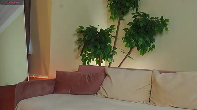 Snapshot of JessRosen chatting on February 27, 3:40 am JessRosen online show from February 27, 3:40 am