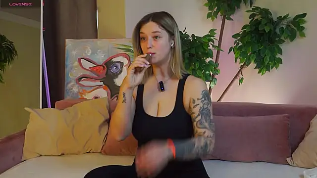 Snapshot of JessRosen chatting on February 20, 4:09 am JessRosen online show from February 20, 4:09 am