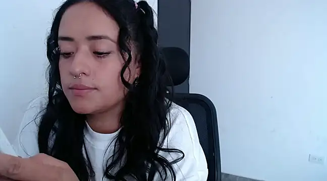 Snapshot of jjulietha95 chatting on January 31, 2:39 pm jjulietha95 online show from January 31, 2:39 pm