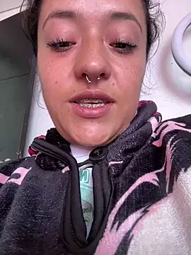 Snapshot of jjulietha95 chatting on March 12, 4:46 pm jjulietha95 online show from March 12, 4:46 pm