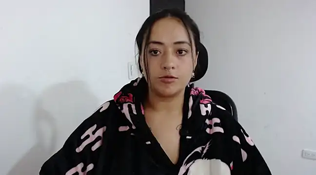 Snapshot of jjulietha95 chatting on February 8, 5:08 am jjulietha95 online show from February 8, 5:08 am