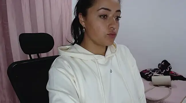 Snapshot of jjulietha95 chatting on February 20, 7:45 am jjulietha95 online show from February 20, 7:45 am