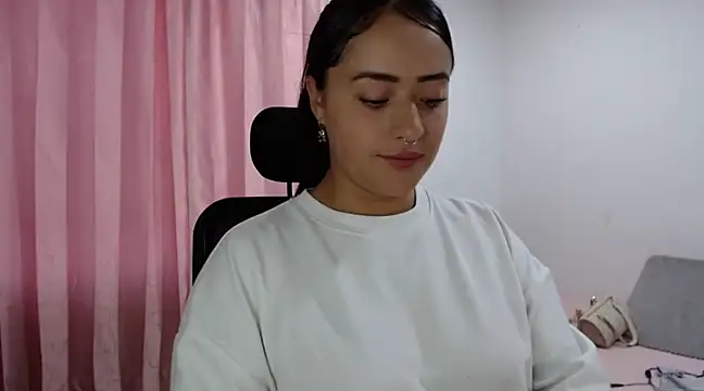 Snapshot of jjulietha95 chatting on February 16, 10:55 pm jjulietha95 online show from February 16, 10:55 pm